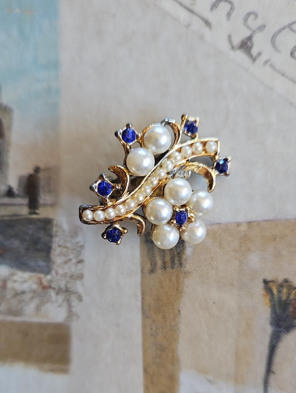 Vintage Faux Pearl and Blue Crystal Gold-Tone Floral Clip Earrings Wedding Prom - Picture 4 of 5